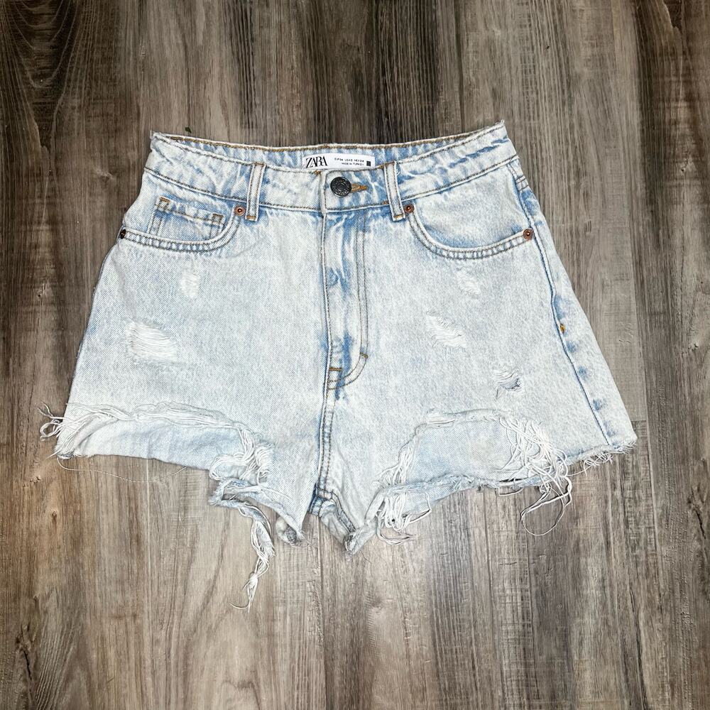 Zara distressed shorts size 2